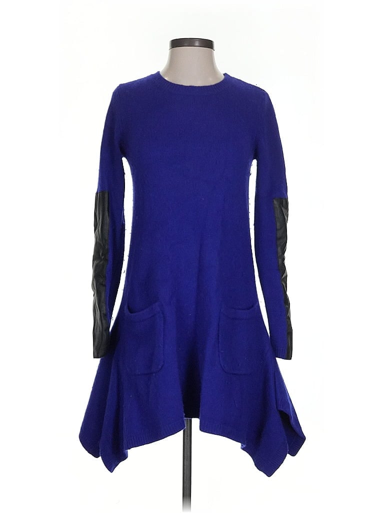 Pre-owned Bcbgmaxazria Casual Dress In Blue