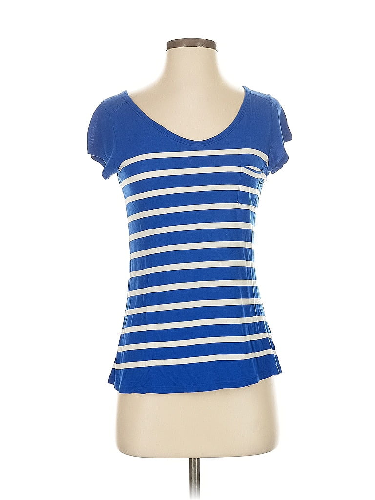 Click to view more detailed imagery on our partner's website Pre-owned Old Navy Short Sleeve T-shirt In Blue