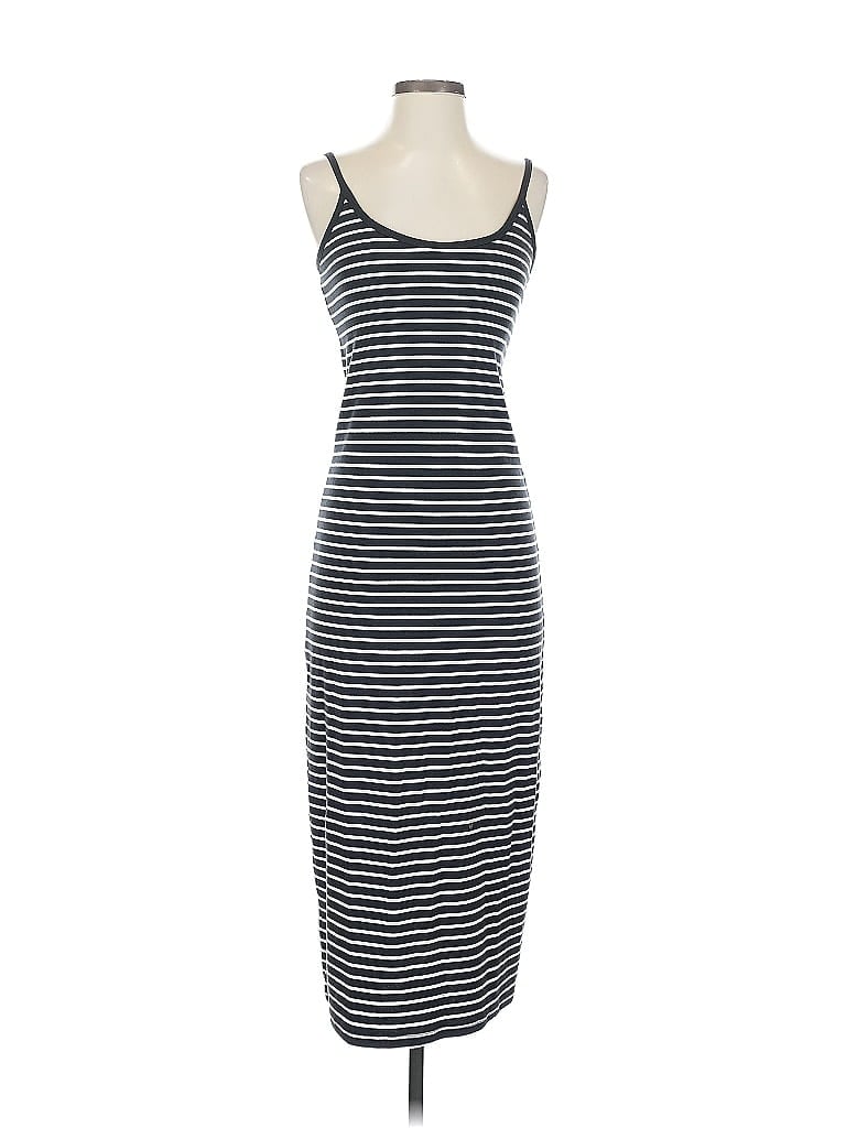 Click to view more detailed imagery on our partner's website Pre-owned Gap Casual Dress In Black