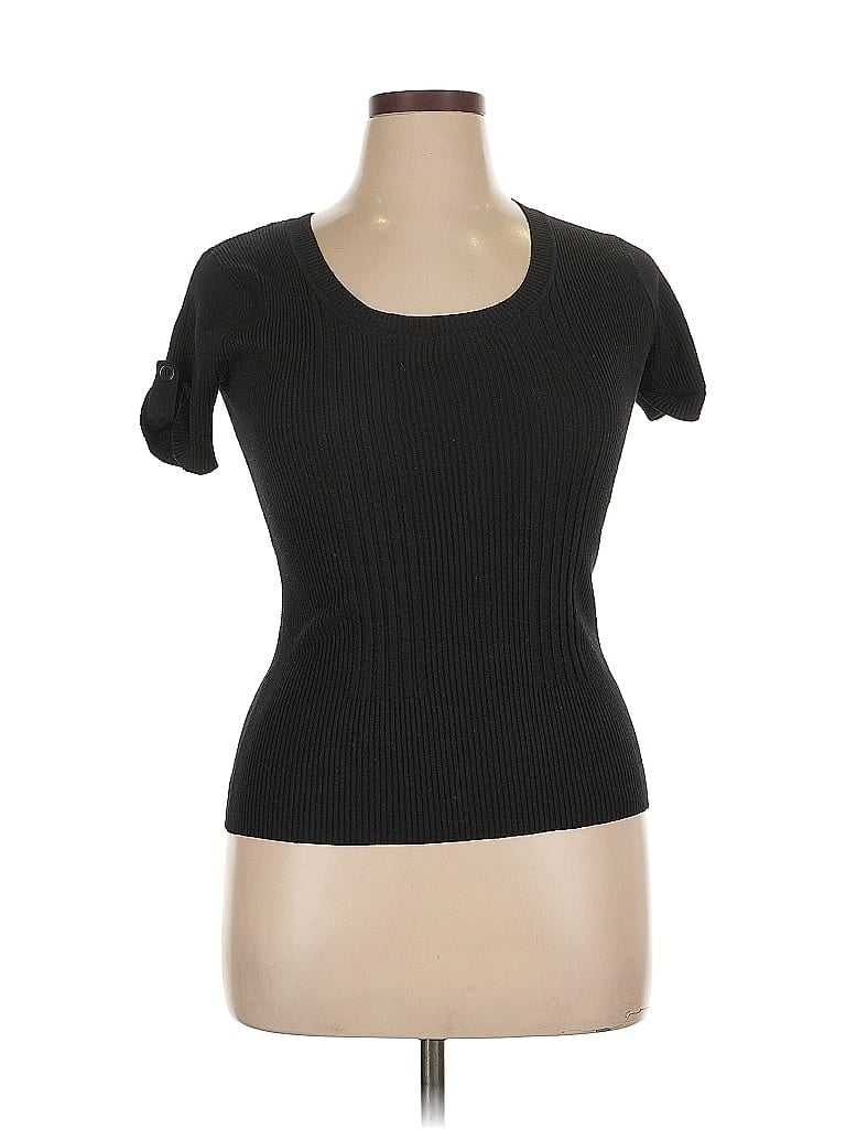 Click to view more detailed imagery on our partner's website Pre-owned Dots Short Sleeve Top Black Scoop Neck Tops