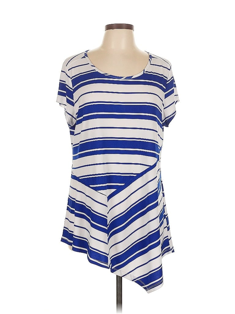 Click to view more detailed imagery on our partner's website Pre-owned Rafaella Short Sleeve Top Blue Scoop Neck Tops