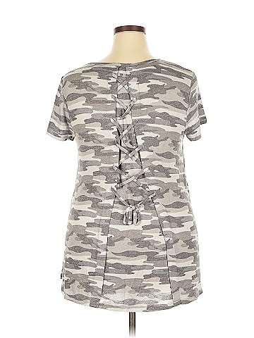 24/7 Maurices Short Sleeve Top (view 2)