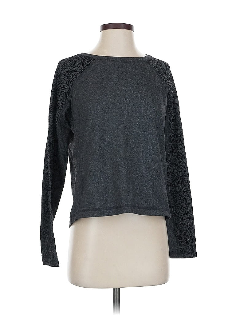 Click to view more detailed imagery on our partner's website Pre-owned Calia By Carrie Underwood Long Sleeve T-shirt In Gray