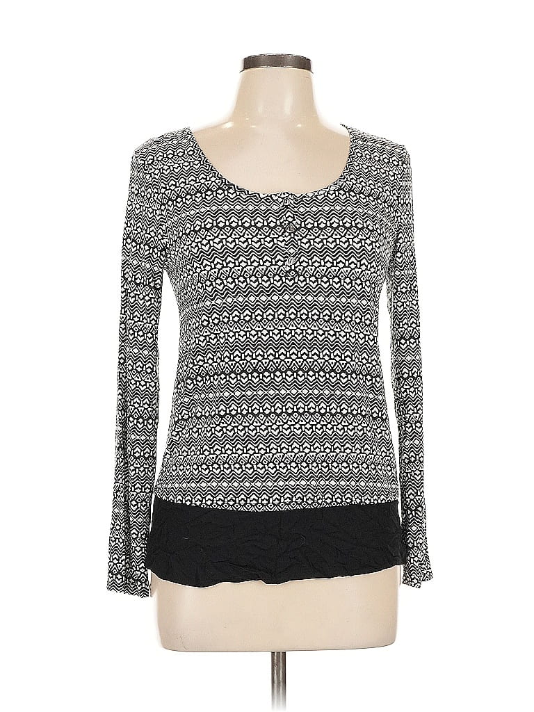 Click to view more detailed imagery on our partner's website Pre-owned Skies Are Blue Long Sleeve Top Gray Scoop Neck Tops