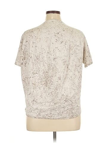 Lululemon Athletica Short Sleeve T-Shirt (view 2)