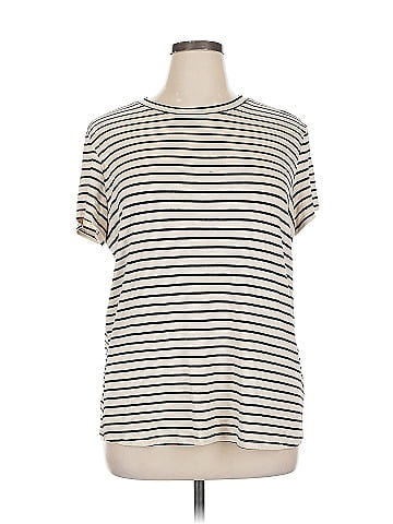 24/7 Maurices Short Sleeve T-Shirt (view 1)