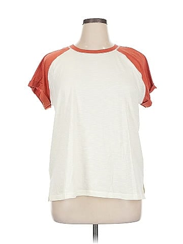 24/7 Maurices Short Sleeve T-Shirt (view 1)
