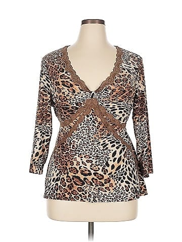 Ambrielle 3/4 Sleeve Top (view 1)