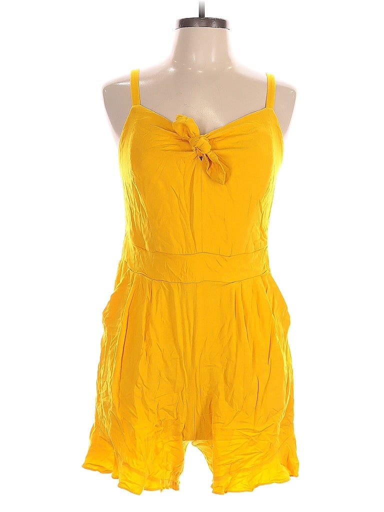 Pre-owned Torrid Romper In Yellow