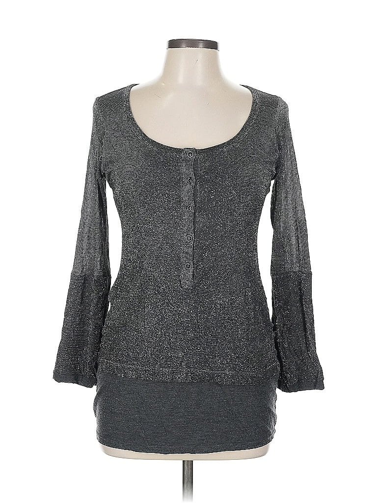 Click to view more detailed imagery on our partner's website Pre-owned Splendid Long Sleeve Top Gray Scoop Neck Tops