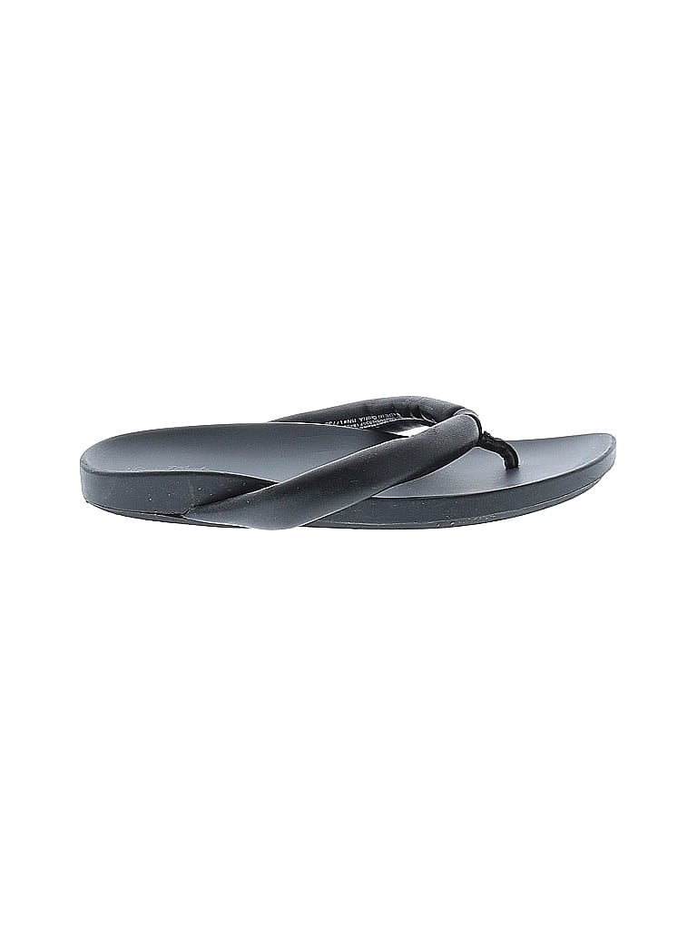 Pre-owned Universal Thread Flip Flops In Black