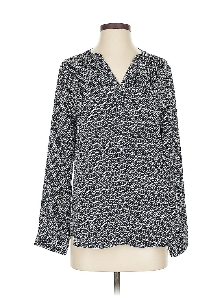 Click to view more detailed imagery on our partner's website Pre-owned Chico's Long Sleeve Blouse In Gray