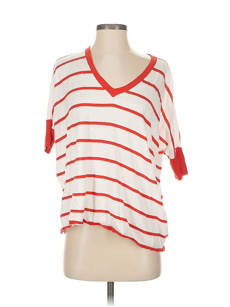 Click to view more detailed imagery on our partner's website Pre-owned Cabi Short Sleeve T-shirt In Red