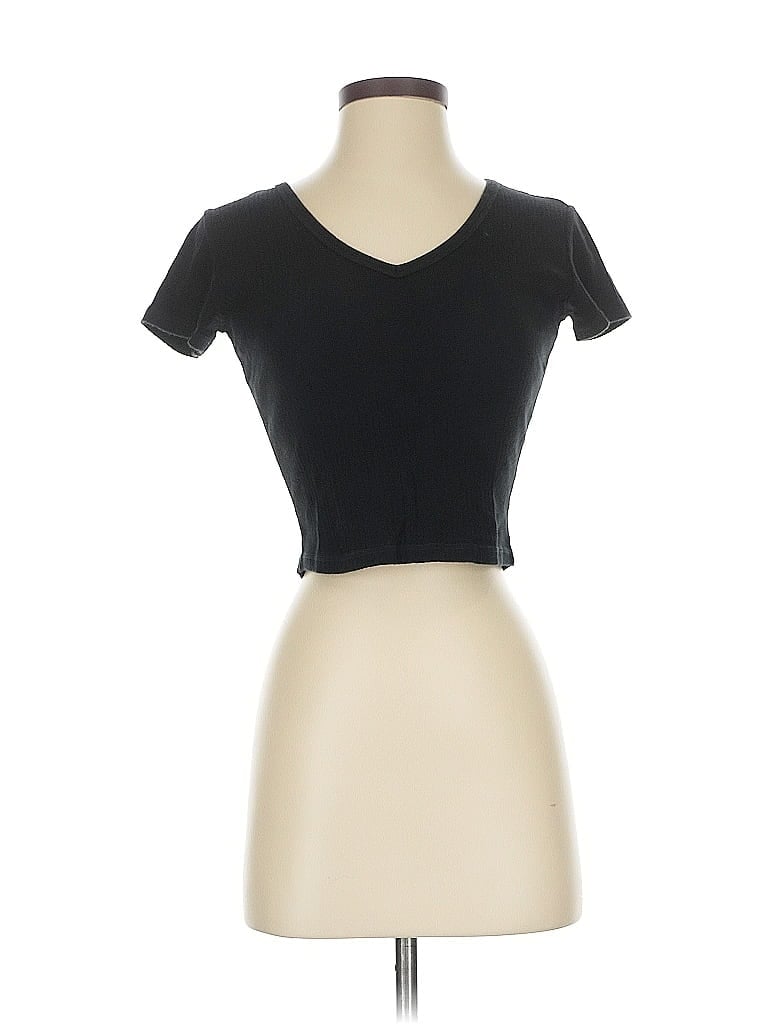 Click to view more detailed imagery on our partner's website Pre-owned Brandy Melville Short Sleeve T-shirt In Black