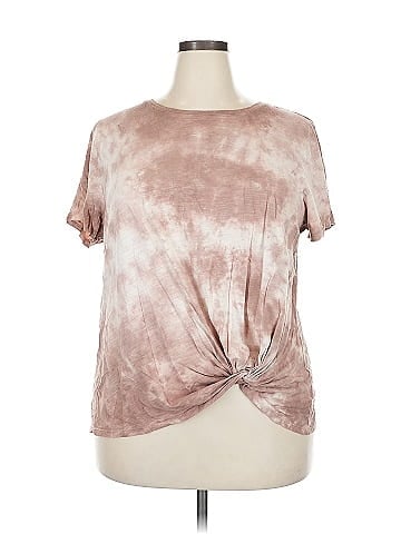 24/7 Maurices Short Sleeve T-Shirt (view 1)