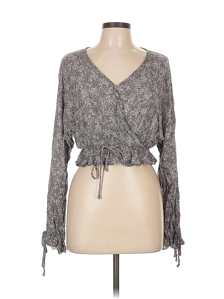 Pre-owned Peach Love Long Sleeve Blouse In Gray