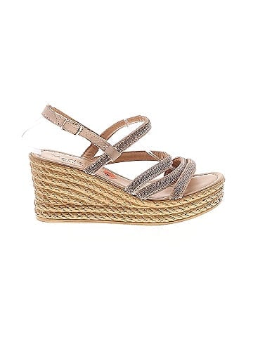 Mariella Wedges (view 1)