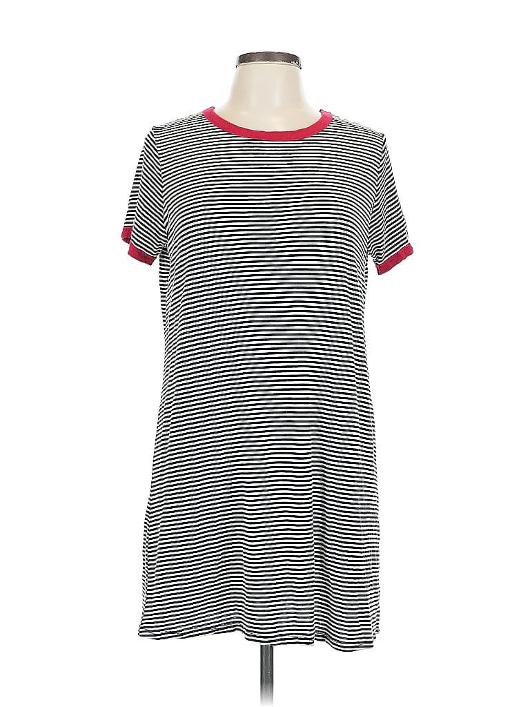 Click to view more detailed imagery on our partner's website Pre-owned Forever 21 Casual Dress In Gray