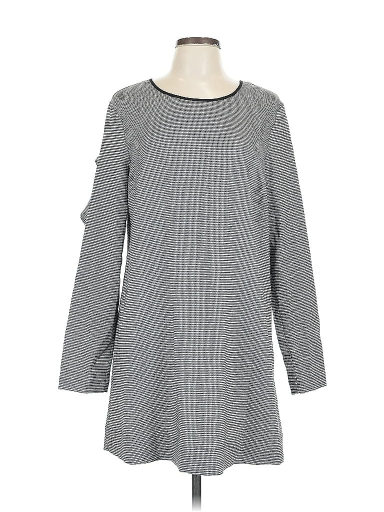 Click to view more detailed imagery on our partner's website Pre-owned Bcbgeneration Casual Dress In Gray