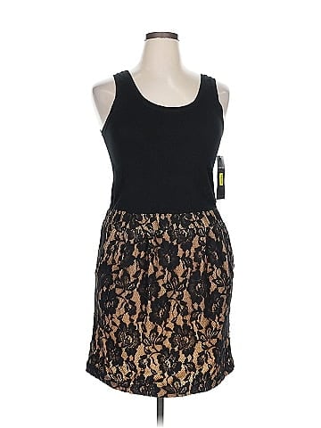 Karen Kane Casual Dress (view 1)