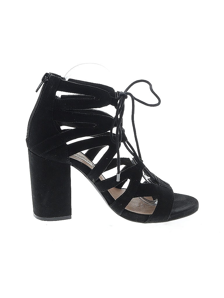 Click to view more detailed imagery on our partner's website Pre-owned Steve Madden Heels In Black