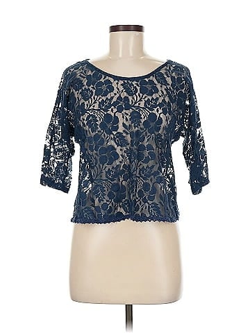 Eyeshadow 3/4 Sleeve Top (view 1)