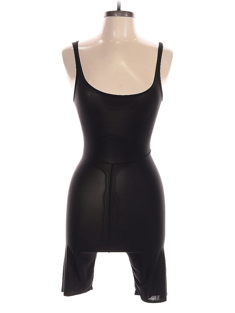 Pre-owned Prettylittlething Romper In Black