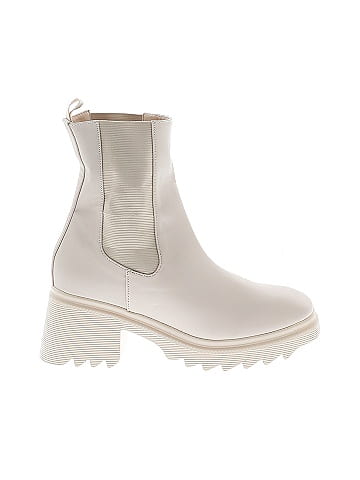 PrettyLittleThing Boots (view 1)