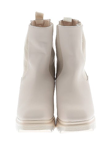 PrettyLittleThing Boots (view 2)