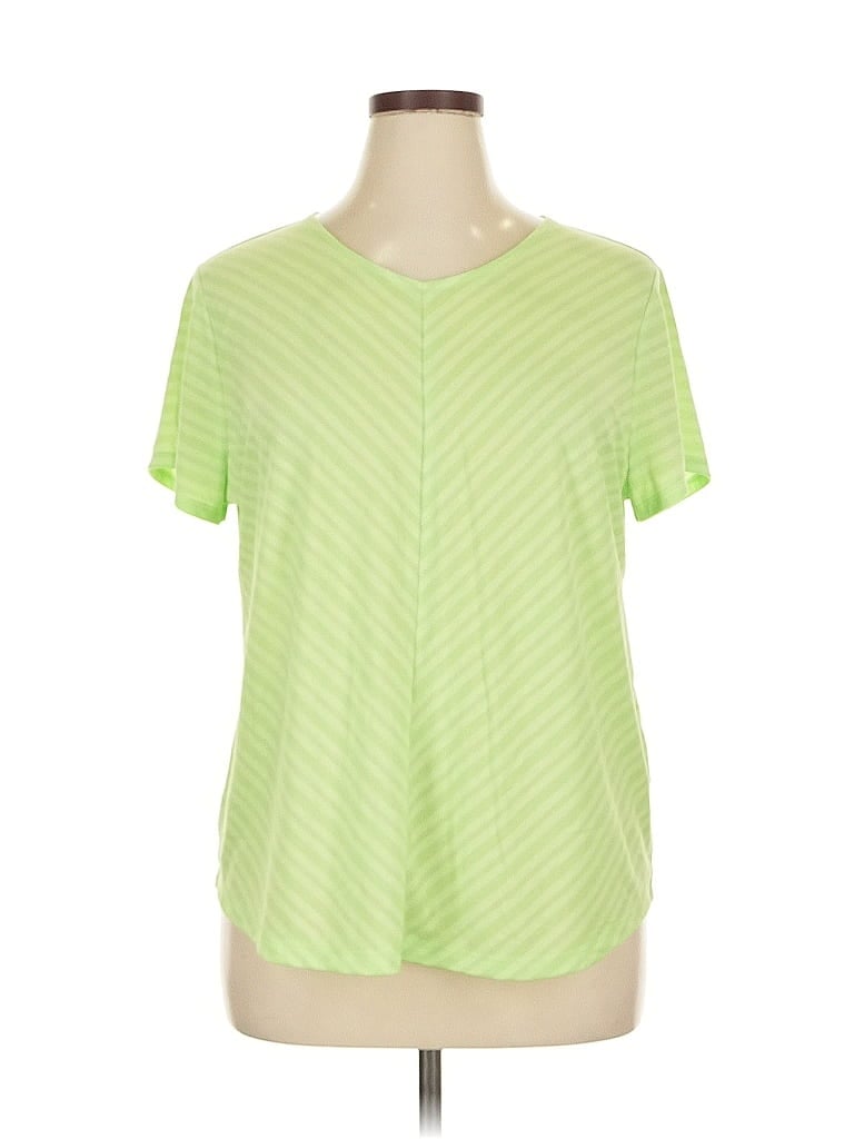Pre-owned Chico's Active T-shirt In Green