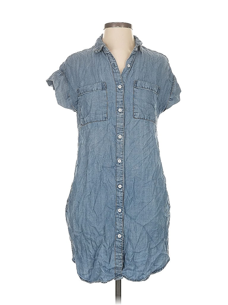 Click to view more detailed imagery on our partner's website Pre-owned Velvet Heart Short Sleeve Button Down Shirt In Blue