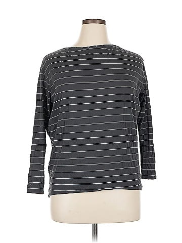 Lululemon Athletica 3/4 Sleeve T-Shirt (view 1)