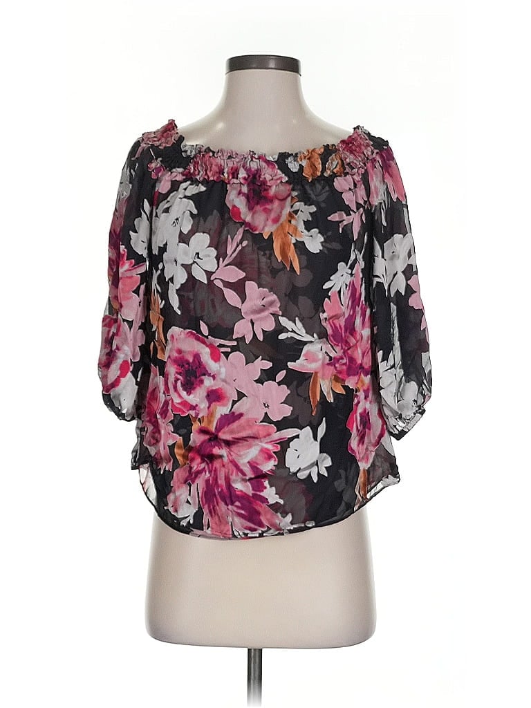 Click to view more detailed imagery on our partner's website Pre-owned White House Black Market Short Sleeve Blouse In Black
