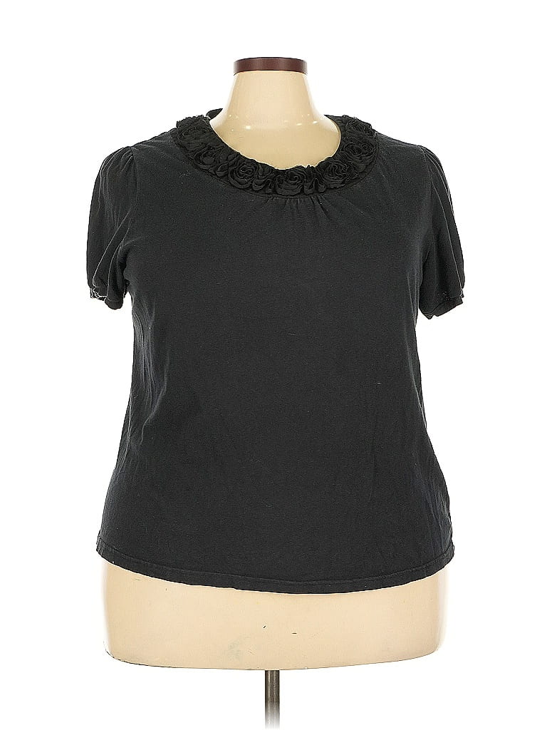 Click to view more detailed imagery on our partner's website Pre-owned Liz & Me Short Sleeve Top Black Ruffles Neckline Tops