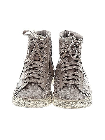 Nike Sneakers (view 2)