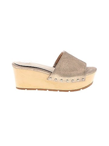 Splendid Wedges (view 1)