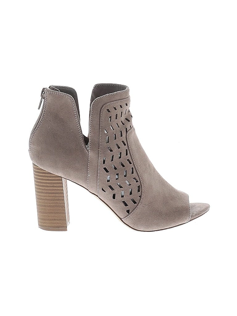 Click to view more detailed imagery on our partner's website Pre-owned Madden Girl Heels In Brown