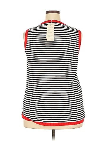 Dokotoo Sleeveless Top (view 2)