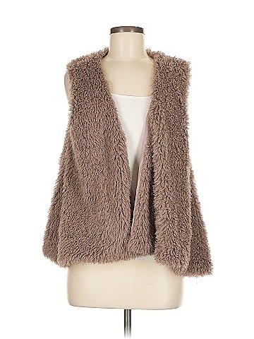 Pleione Faux Fur Vest (view 1)
