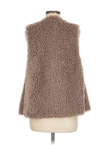 Pleione Faux Fur Vest (view 2)