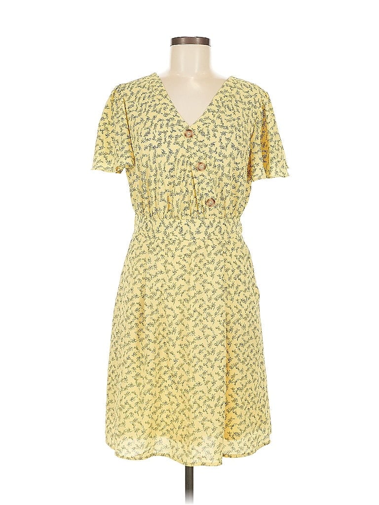 Pre-owned Charming Charlie Casual Dress In Yellow