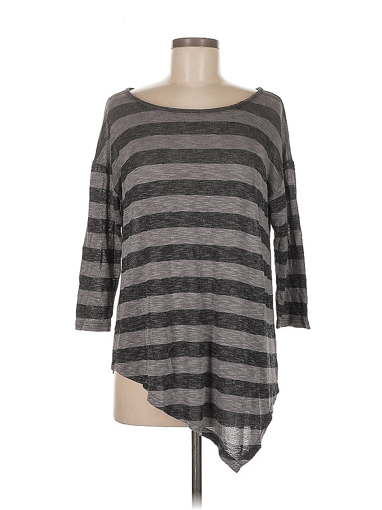 Click to view more detailed imagery on our partner's website Pre-owned Caslon 3/4 Sleeve Top Gray Boatneck Tops