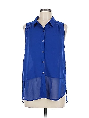 Forever 21 Sleeveless Button-Down Shirt (view 1)