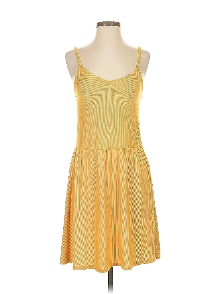 Pre-owned Universal Thread Casual Dress In Yellow