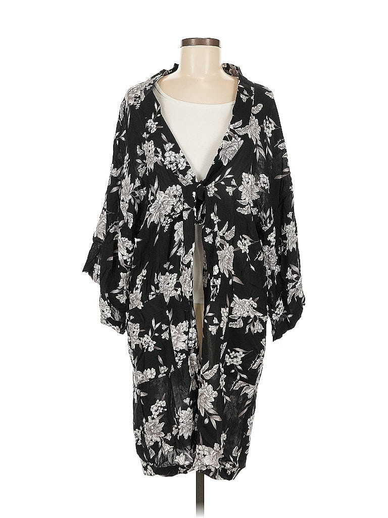 Click to view more detailed imagery on our partner's website Pre-owned Spiritual Gangster Kimono In Black