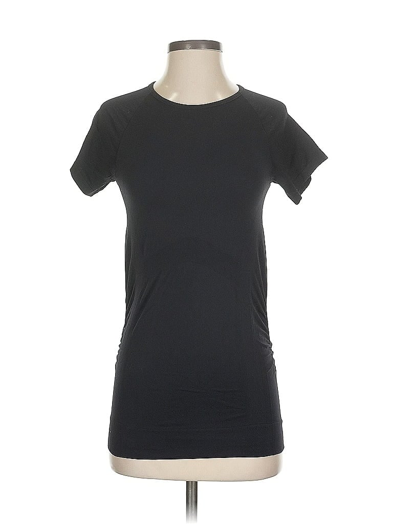 Pre-owned Athleta Short Sleeve T-shirt In Black