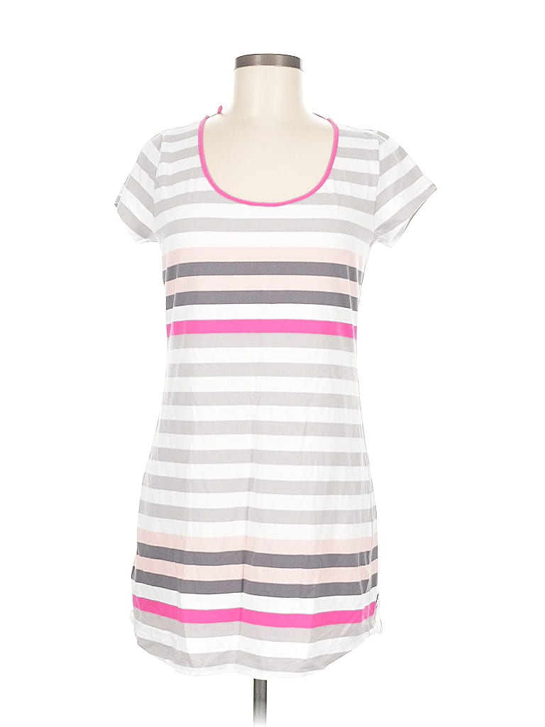 Click to view more detailed imagery on our partner's website Pre-owned Lole Short Sleeve T-shirt In Gray