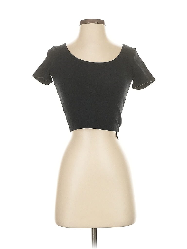 Pre-owned Forever 21 Short Sleeve T-shirt In Black