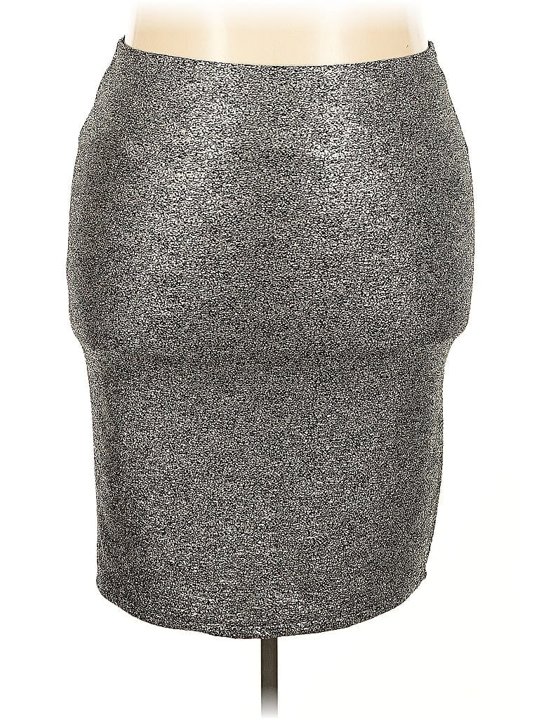 Pre-owned Torrid Faux Leather Skirt In Silver