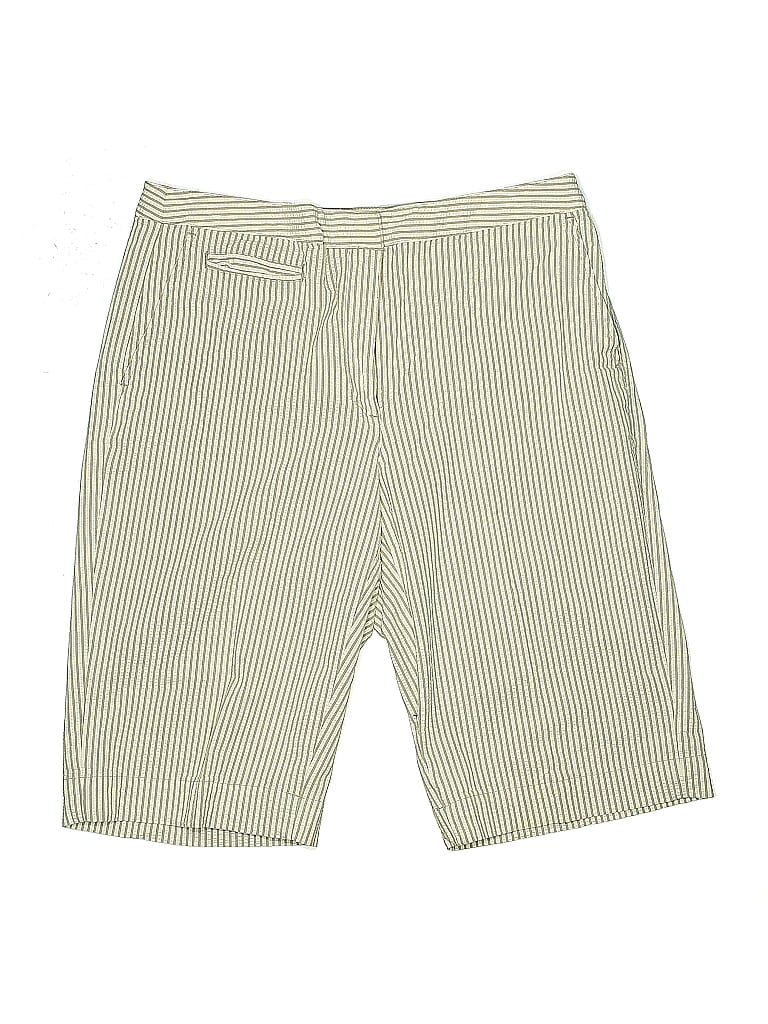 Pre-owned Liz Claiborne Khaki Shorts In Green